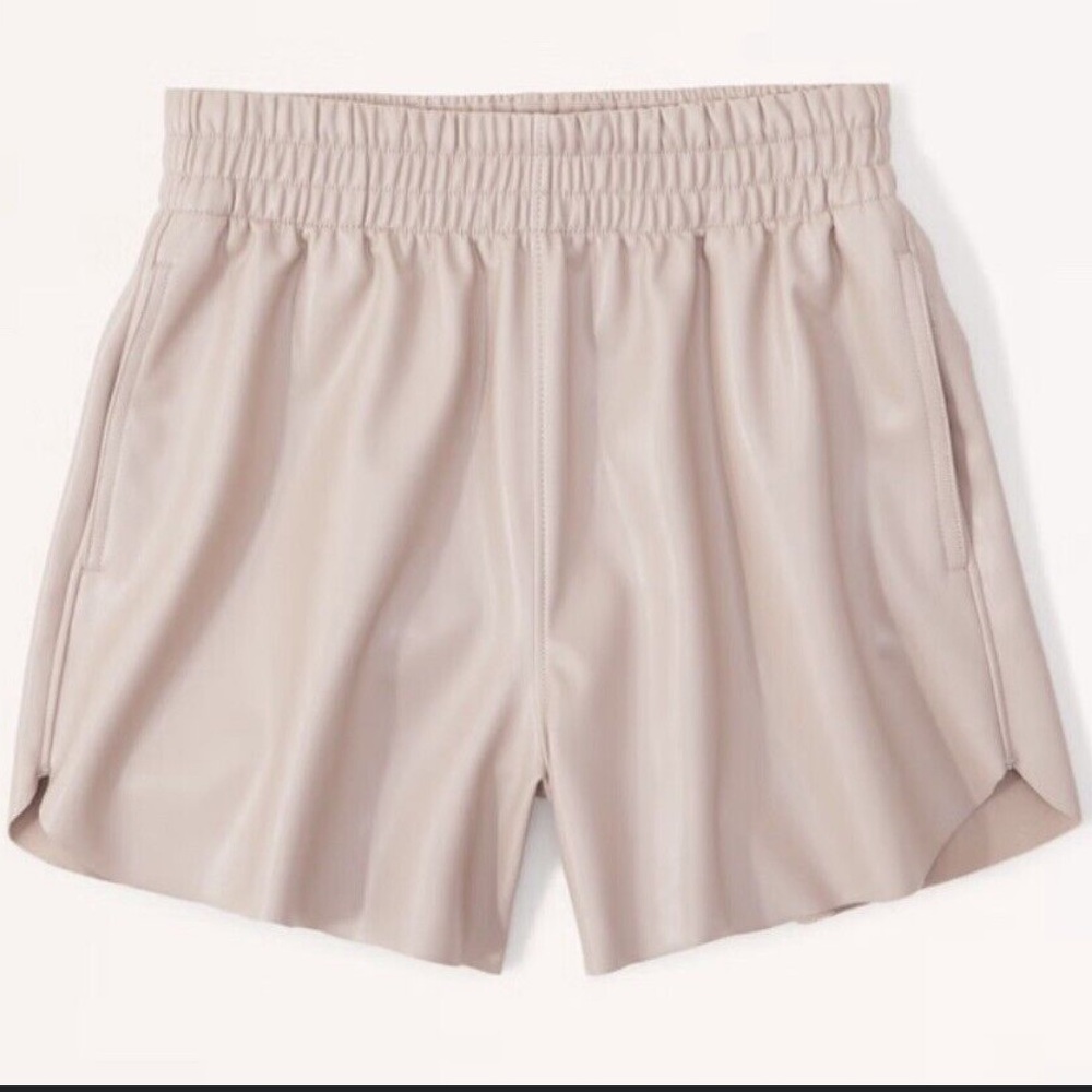 Abercrombie & fitch vegan leather dolphin hem shorts cream size medium nwot